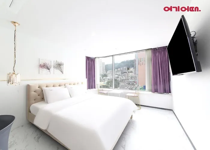 Brown-dot Songdo Hotel