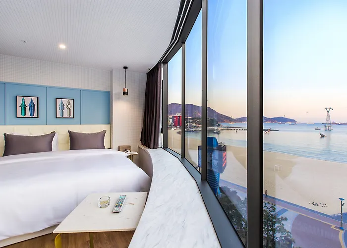 Brown-dot Songdo Hotel