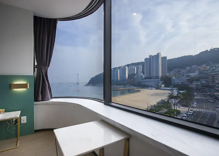Brown-dot Songdo Hotel 2*