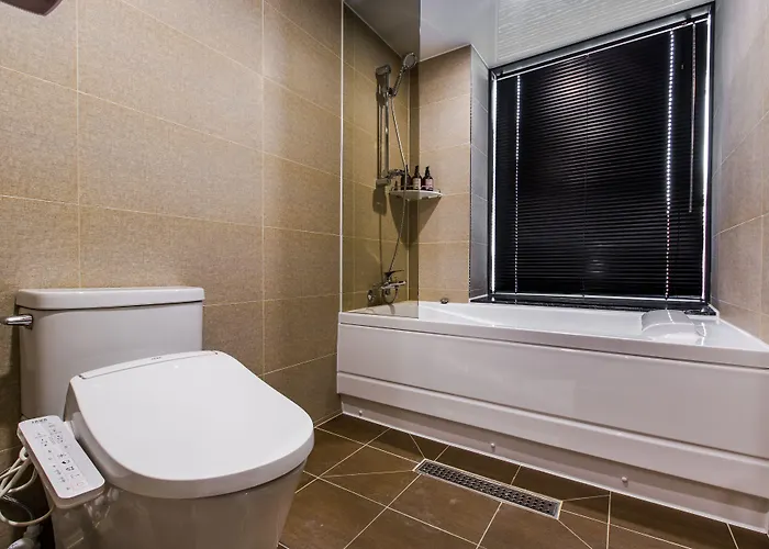 Brown-dot Songdo Hotel 2*