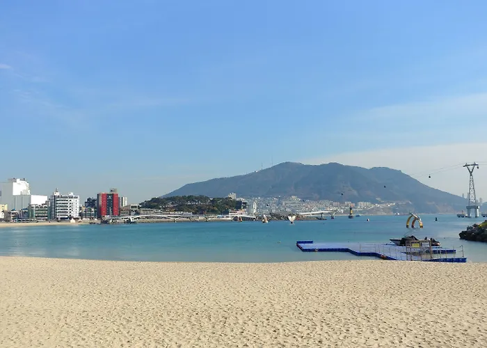 Brown-dot Songdo ホテル