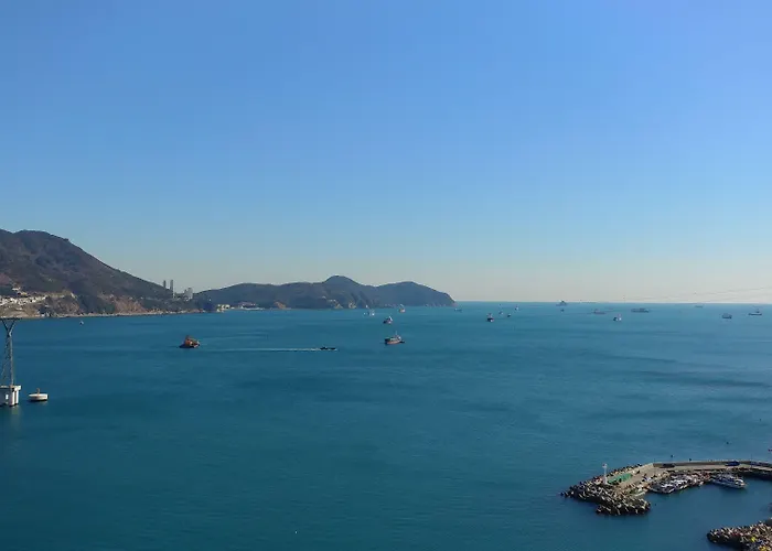 Brown-dot Songdo 2* Busan