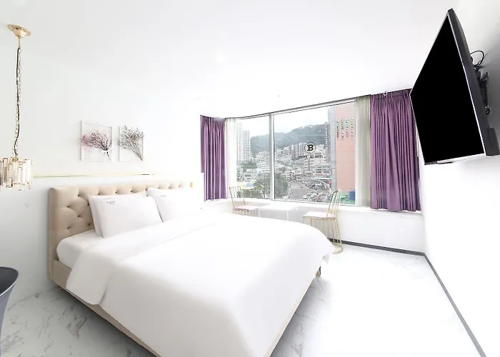 Brown-dot Songdo Hotel 2*
