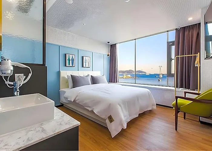 Brown-dot Songdo Hotel 2*